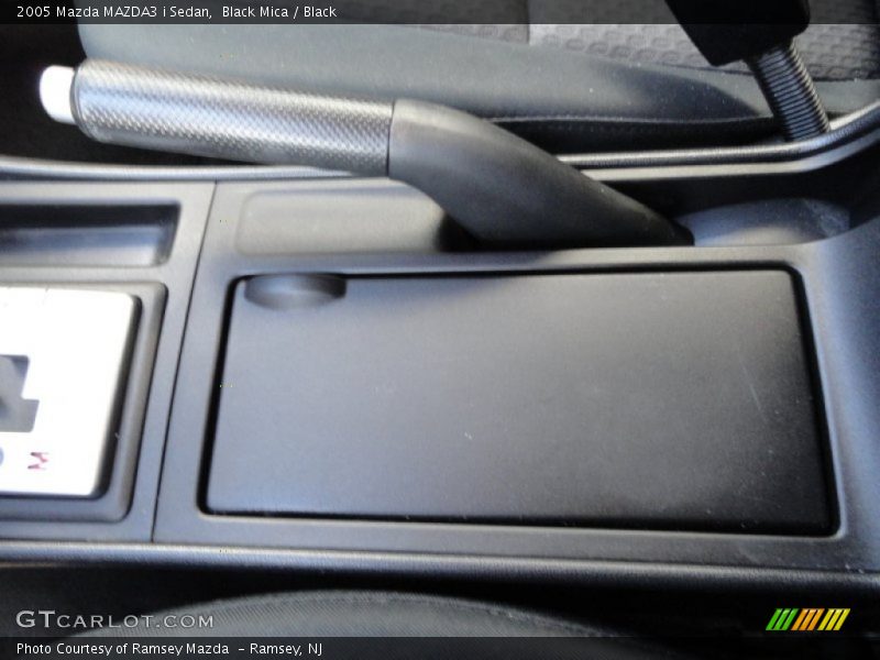 Black Mica / Black 2005 Mazda MAZDA3 i Sedan