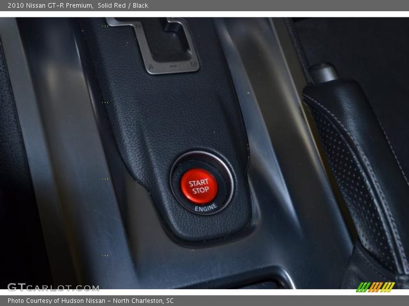 Solid Red / Black 2010 Nissan GT-R Premium