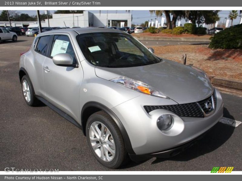 Front 3/4 View of 2013 Juke SV