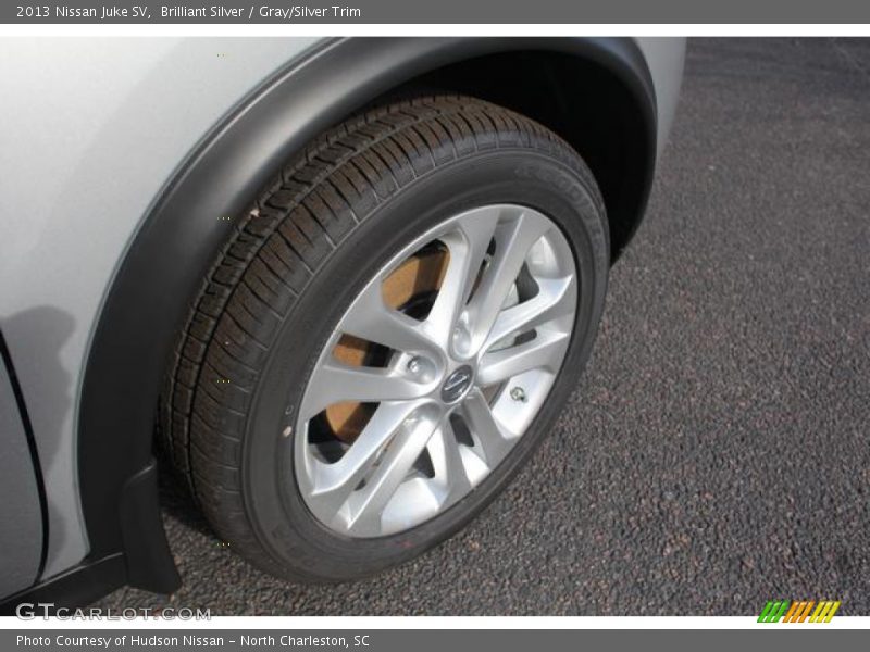 Brilliant Silver / Gray/Silver Trim 2013 Nissan Juke SV