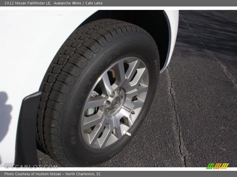 Avalanche White / Cafe Latte 2012 Nissan Pathfinder LE