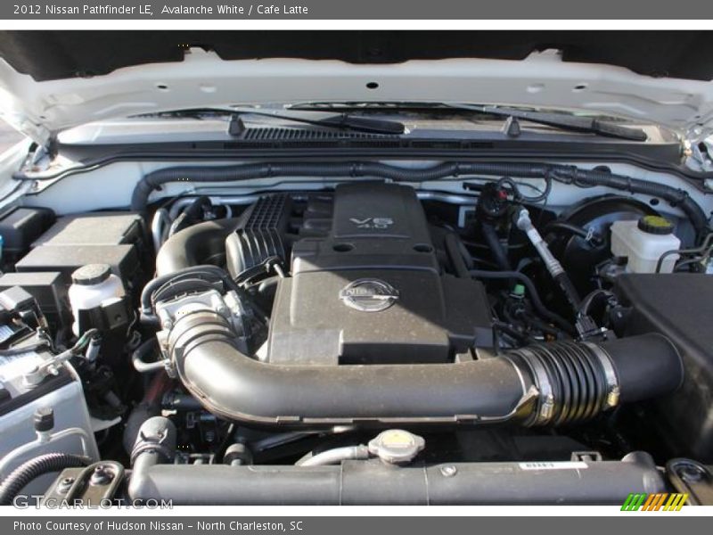 Avalanche White / Cafe Latte 2012 Nissan Pathfinder LE