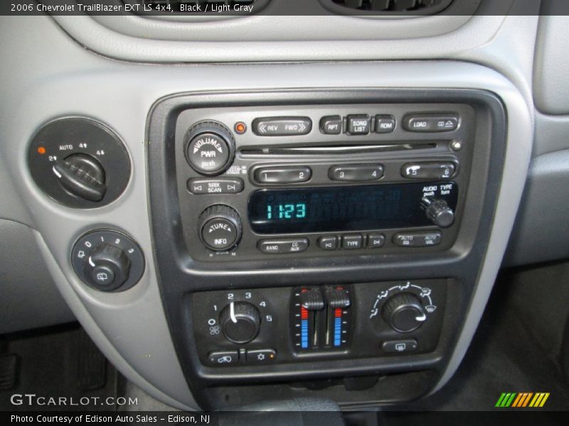 Black / Light Gray 2006 Chevrolet TrailBlazer EXT LS 4x4