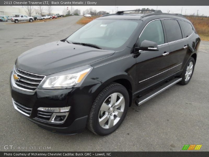 Front 3/4 View of 2013 Traverse LTZ