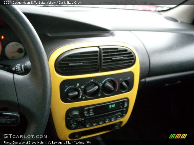 Solar Yellow / Dark Slate Gray 2004 Dodge Neon SXT