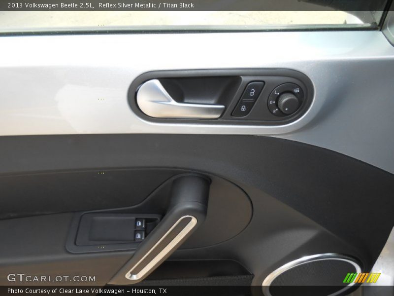 Reflex Silver Metallic / Titan Black 2013 Volkswagen Beetle 2.5L