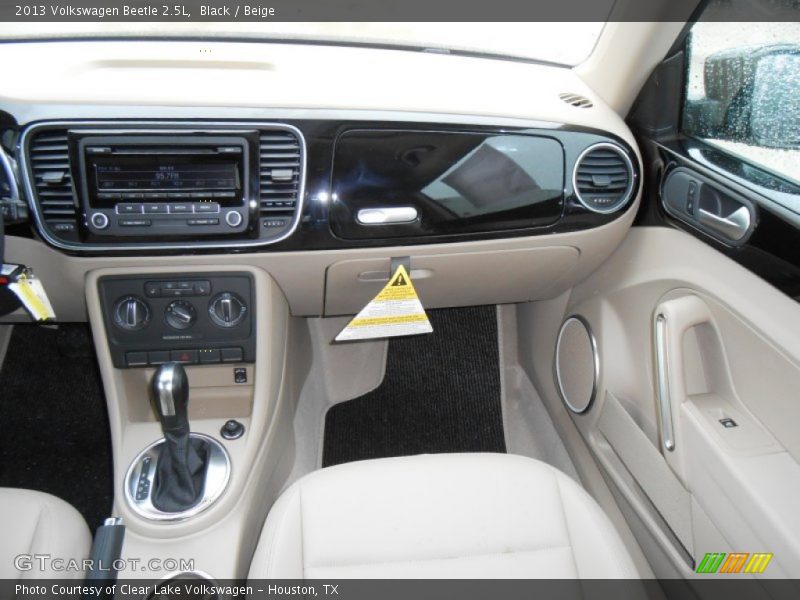 Black / Beige 2013 Volkswagen Beetle 2.5L