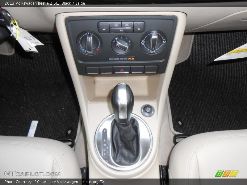 Black / Beige 2013 Volkswagen Beetle 2.5L