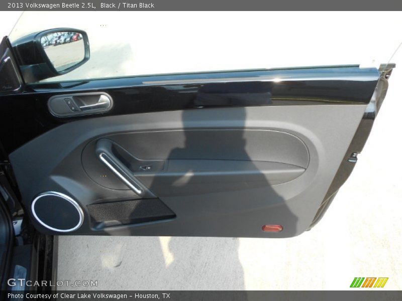 Black / Titan Black 2013 Volkswagen Beetle 2.5L