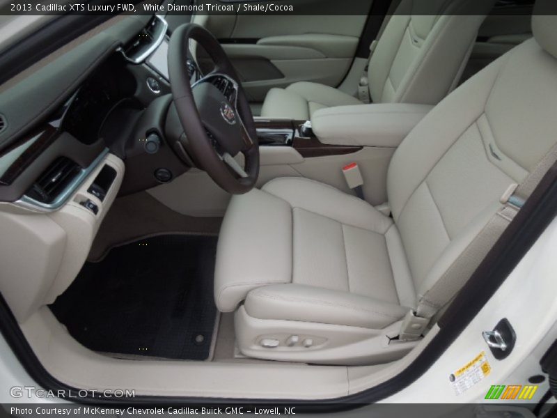 White Diamond Tricoat / Shale/Cocoa 2013 Cadillac XTS Luxury FWD