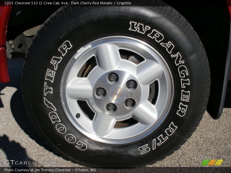 Dark Cherry Red Metallic / Graphite 2003 Chevrolet S10 LS Crew Cab 4x4