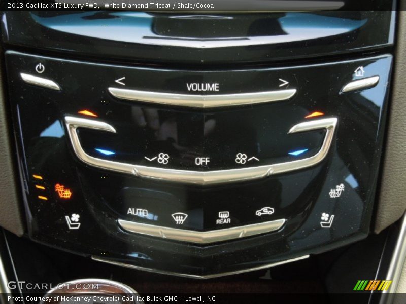 White Diamond Tricoat / Shale/Cocoa 2013 Cadillac XTS Luxury FWD