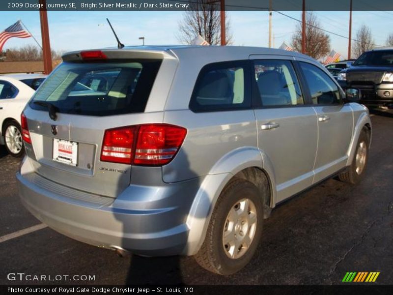 Bright Silver Metallic / Dark Slate Gray 2009 Dodge Journey SE