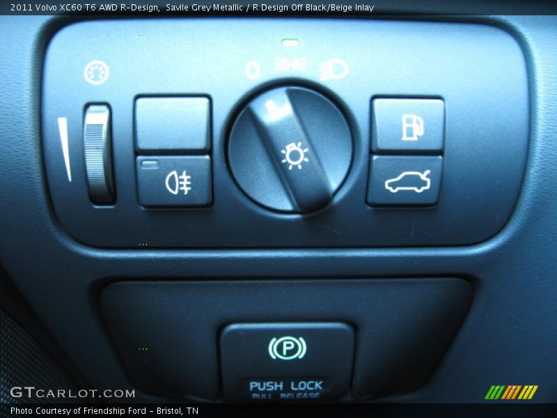 Controls of 2011 XC60 T6 AWD R-Design