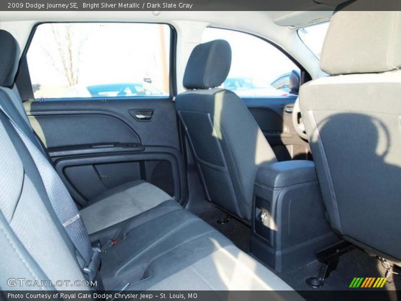 Bright Silver Metallic / Dark Slate Gray 2009 Dodge Journey SE