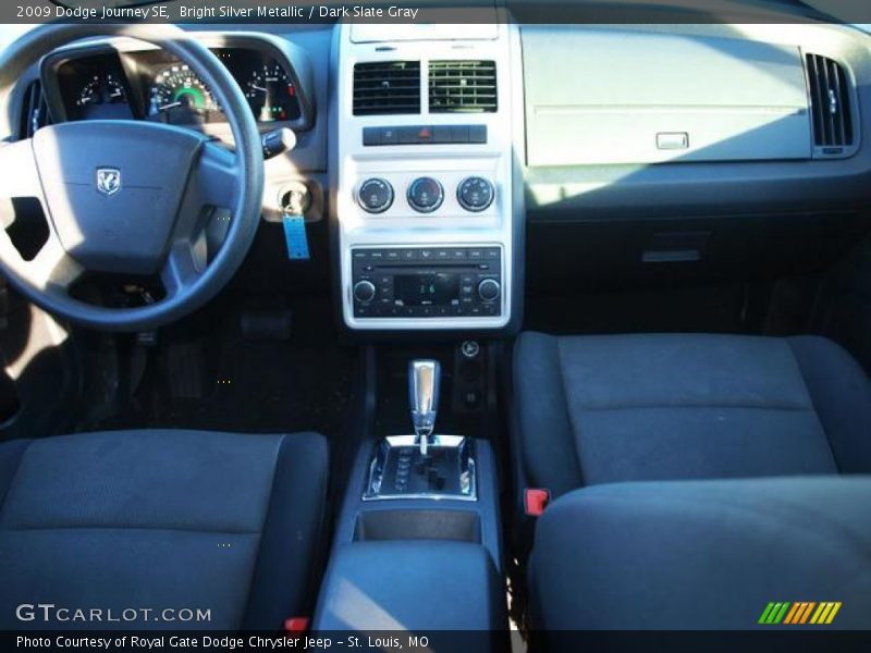 Bright Silver Metallic / Dark Slate Gray 2009 Dodge Journey SE