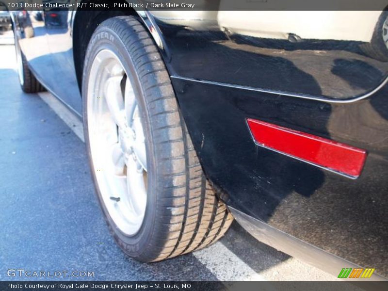 Pitch Black / Dark Slate Gray 2013 Dodge Challenger R/T Classic