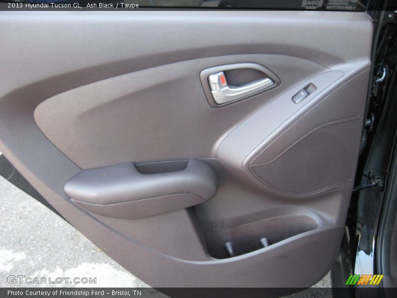 Door Panel of 2013 Tucson GL
