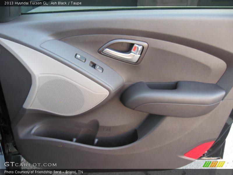 Door Panel of 2013 Tucson GL