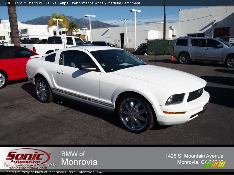 Performance White / Medium Parchment 2005 Ford Mustang V6 Deluxe Coupe