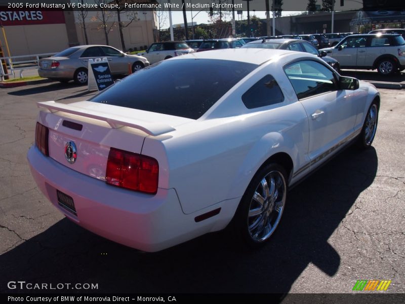 Performance White / Medium Parchment 2005 Ford Mustang V6 Deluxe Coupe
