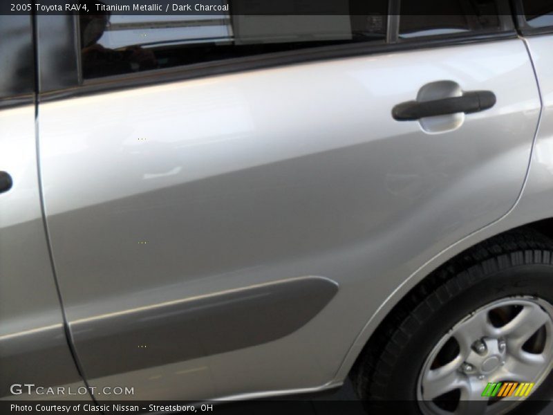 Titanium Metallic / Dark Charcoal 2005 Toyota RAV4