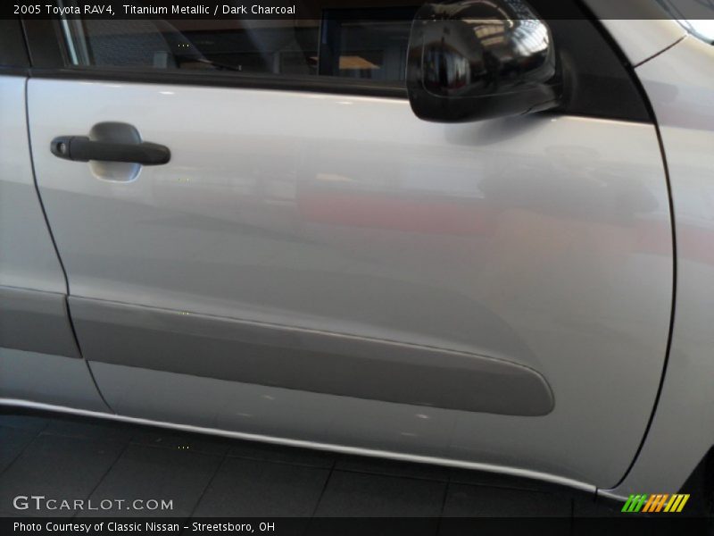 Titanium Metallic / Dark Charcoal 2005 Toyota RAV4