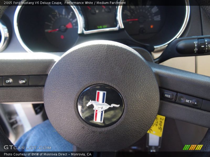 Performance White / Medium Parchment 2005 Ford Mustang V6 Deluxe Coupe