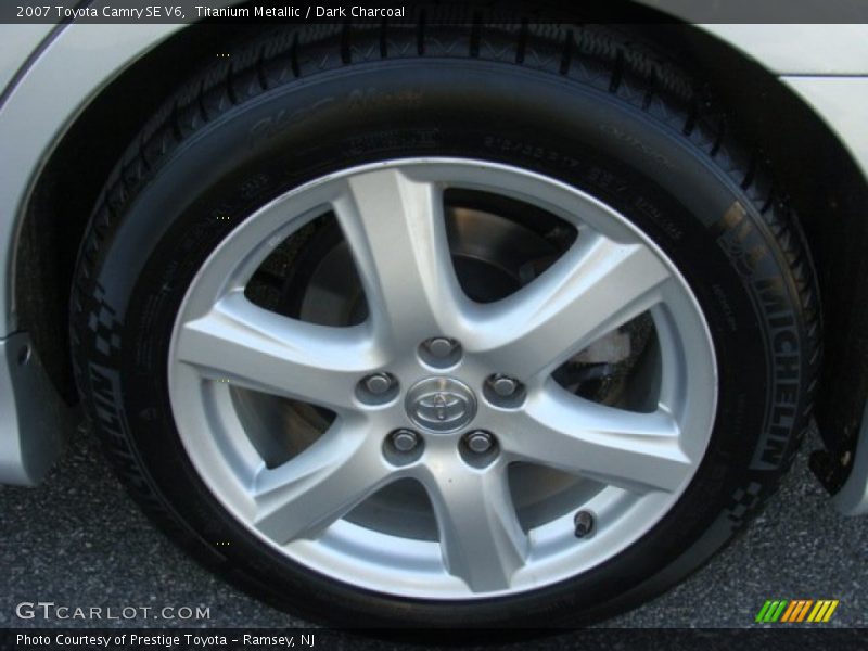 Titanium Metallic / Dark Charcoal 2007 Toyota Camry SE V6