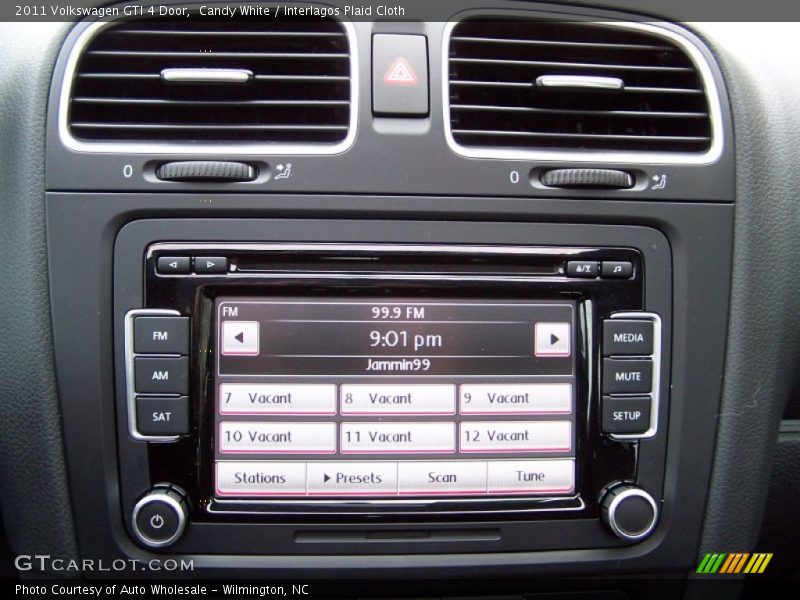 Candy White / Interlagos Plaid Cloth 2011 Volkswagen GTI 4 Door