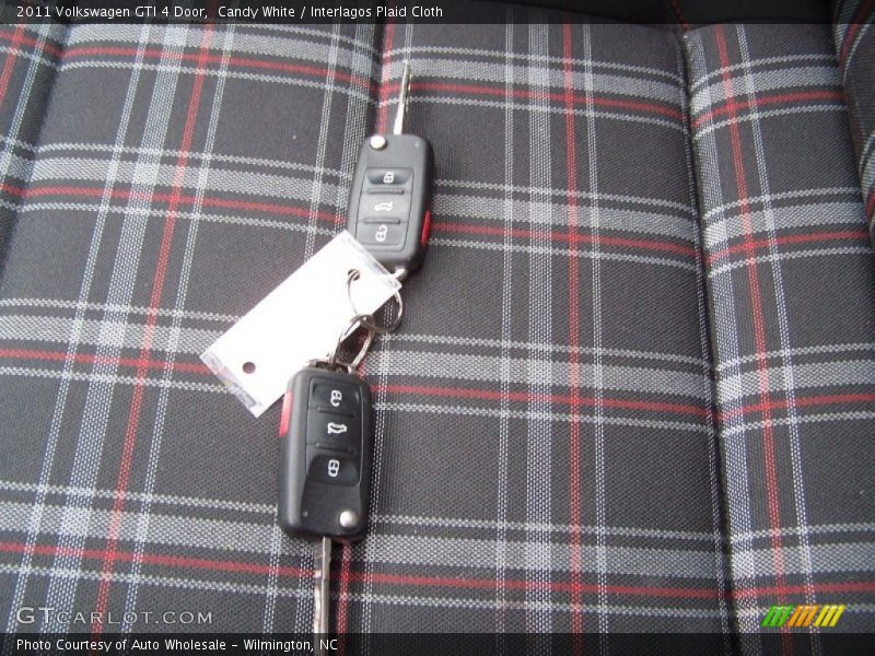 Candy White / Interlagos Plaid Cloth 2011 Volkswagen GTI 4 Door