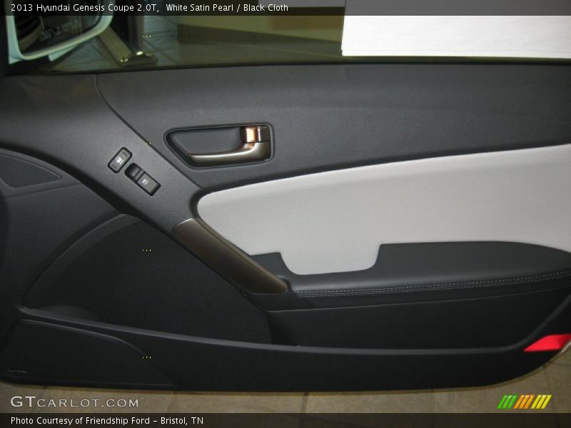 White Satin Pearl / Black Cloth 2013 Hyundai Genesis Coupe 2.0T