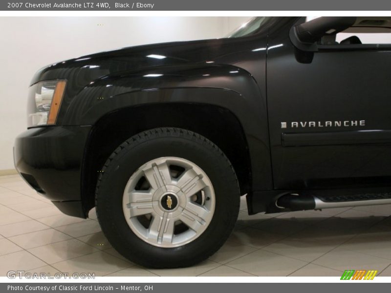 Black / Ebony 2007 Chevrolet Avalanche LTZ 4WD