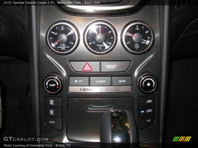 White Satin Pearl / Black Cloth 2013 Hyundai Genesis Coupe 2.0T