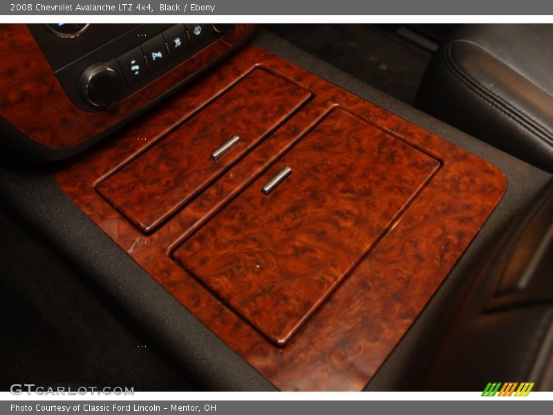 Black / Ebony 2008 Chevrolet Avalanche LTZ 4x4