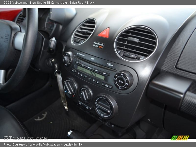 Controls of 2008 New Beetle SE Convertible