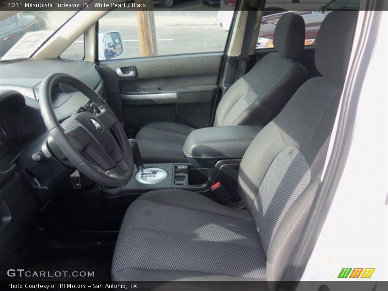 White Pearl / Black 2011 Mitsubishi Endeavor LS