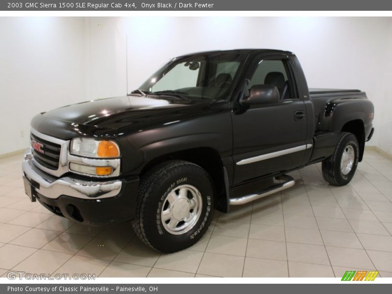 Front 3/4 View of 2003 Sierra 1500 SLE Regular Cab 4x4