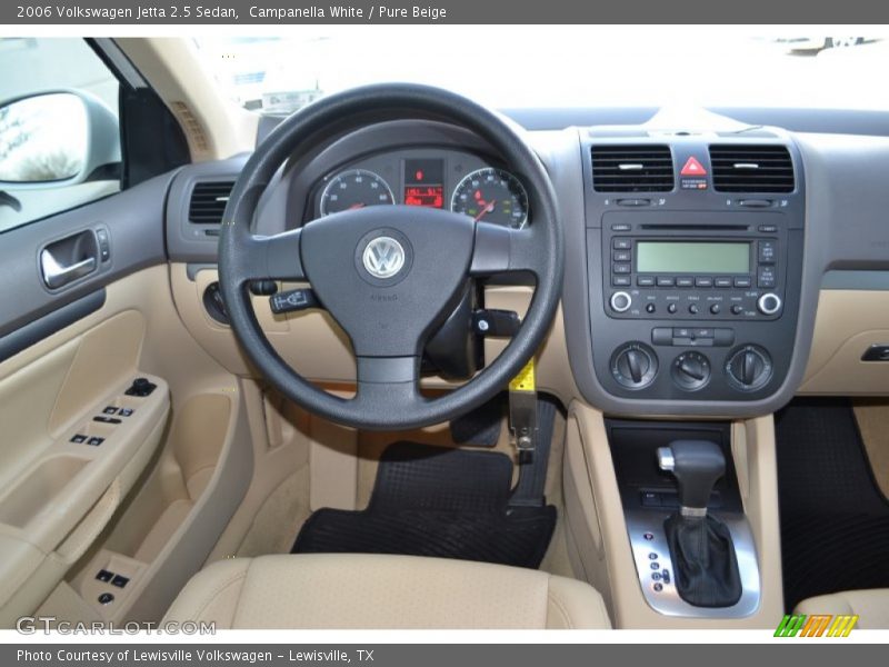Campanella White / Pure Beige 2006 Volkswagen Jetta 2.5 Sedan