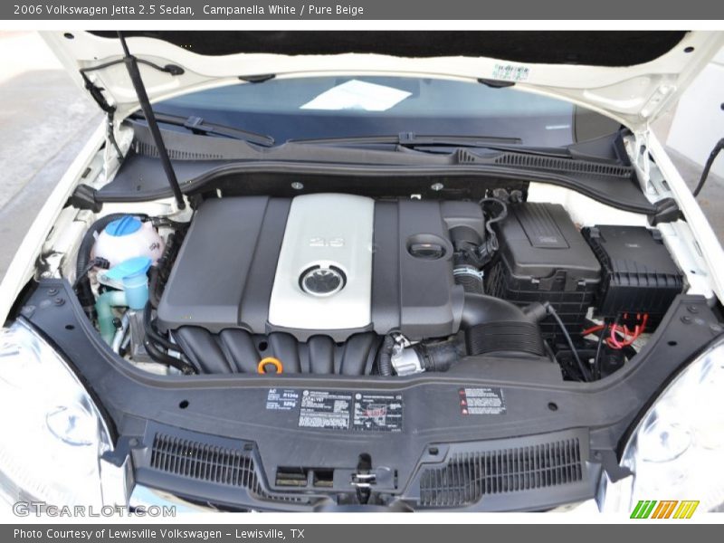 Campanella White / Pure Beige 2006 Volkswagen Jetta 2.5 Sedan