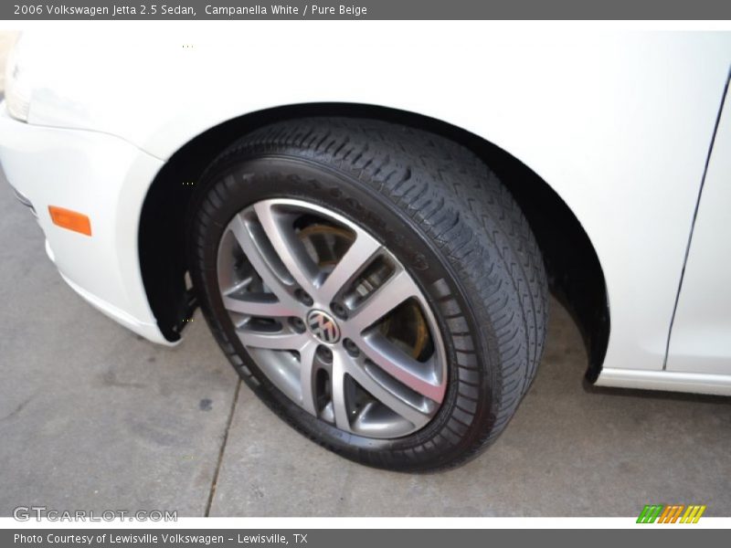 Campanella White / Pure Beige 2006 Volkswagen Jetta 2.5 Sedan