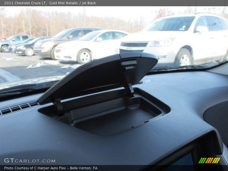 Gold Mist Metallic / Jet Black 2011 Chevrolet Cruze LT