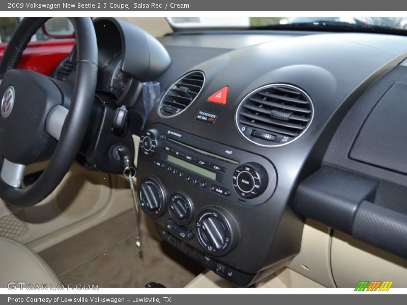 Salsa Red / Cream 2009 Volkswagen New Beetle 2.5 Coupe