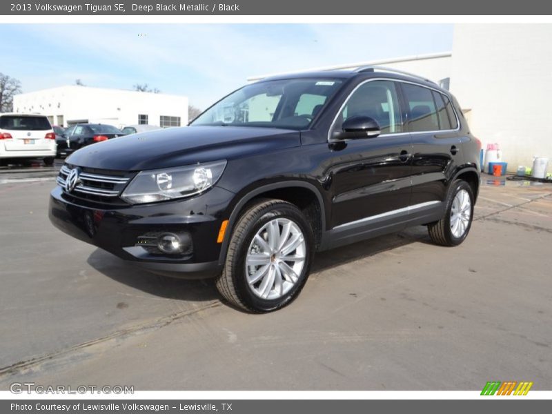 Deep Black Metallic / Black 2013 Volkswagen Tiguan SE