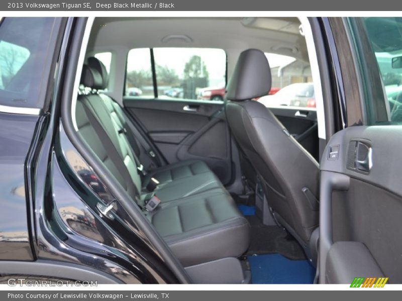 Deep Black Metallic / Black 2013 Volkswagen Tiguan SE