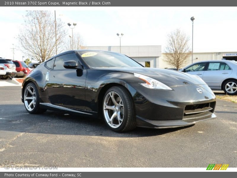 Front 3/4 View of 2010 370Z Sport Coupe