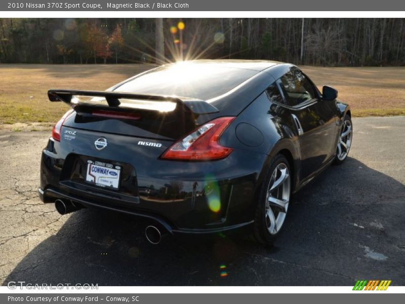Magnetic Black / Black Cloth 2010 Nissan 370Z Sport Coupe