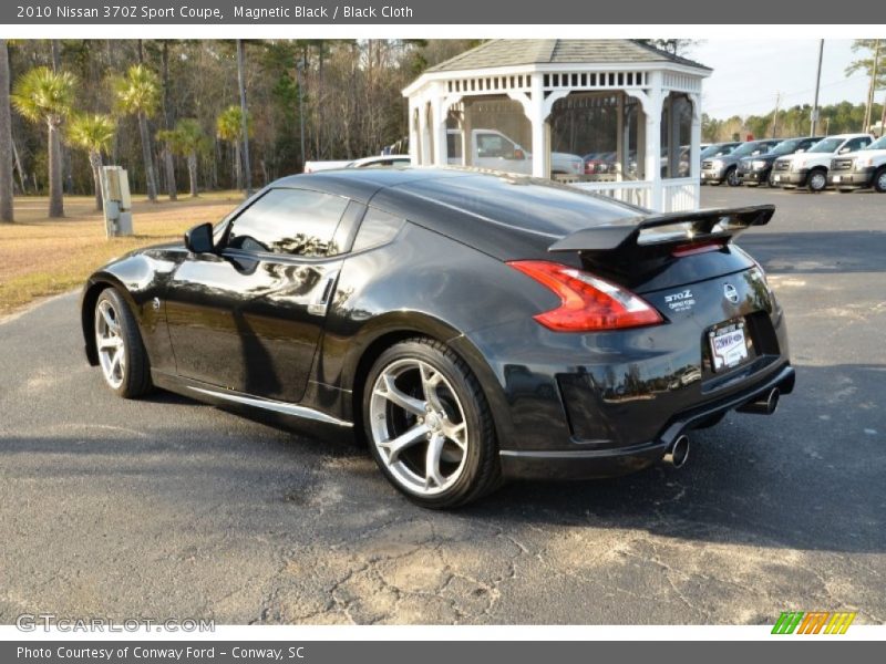 Magnetic Black / Black Cloth 2010 Nissan 370Z Sport Coupe