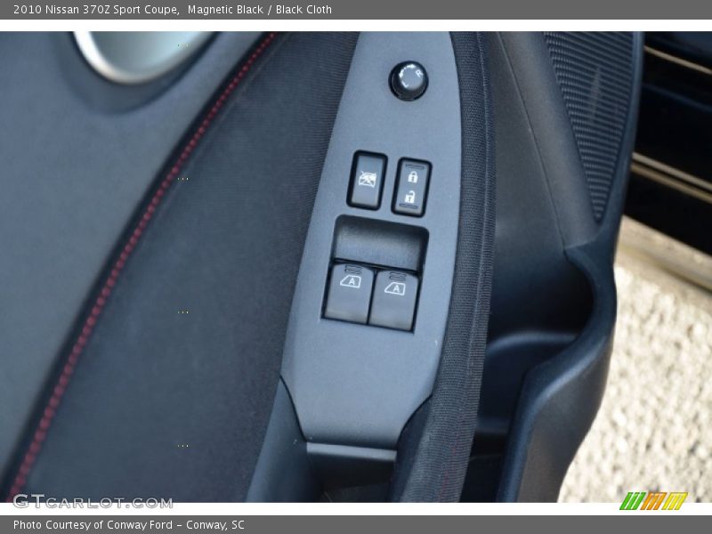 Controls of 2010 370Z Sport Coupe