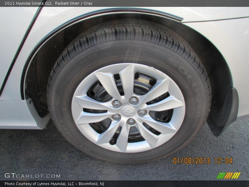 Radiant Silver / Gray 2011 Hyundai Sonata GLS